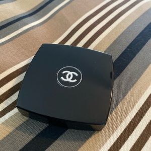 Chanel blurry green quad